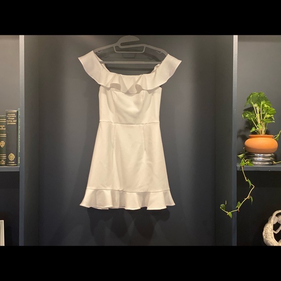 White mini dress- tags attached - Picture 4 of 11